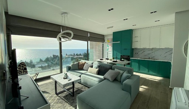 Turquoise Aarohi Apartment by DAMM's Villas