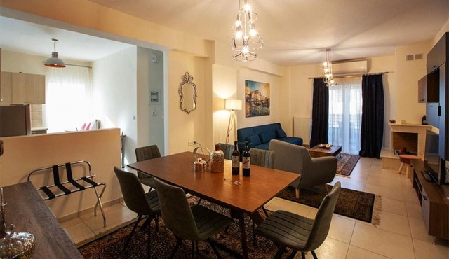 V Luxury Apartment 3