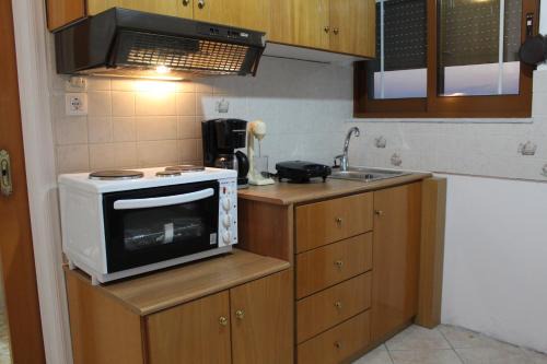 Vakis Apartments 2 in Romanón