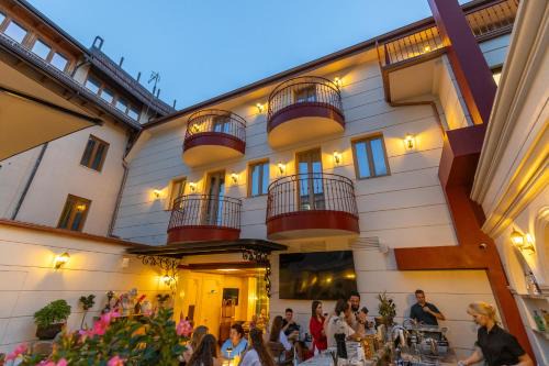Vatër Hotel