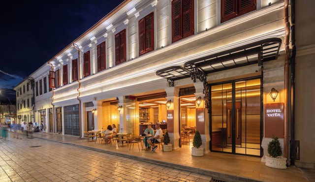 Vatër Hotel