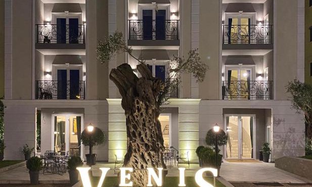 Venis Hotel