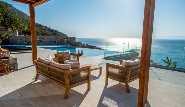 Villa Plaka Gina - Six Bedroom Resort, Sleeps 12