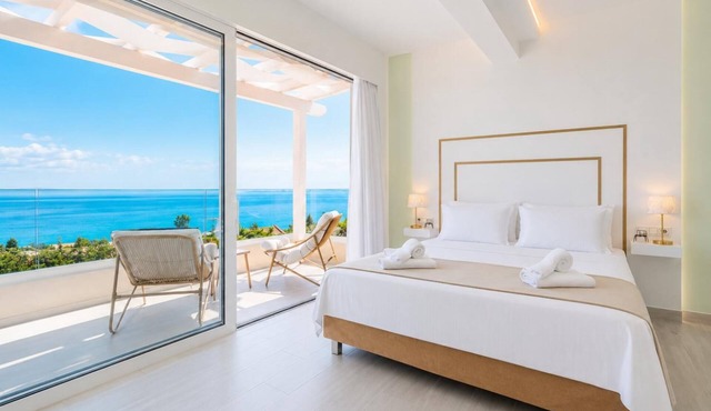 Villa Aglaia - Two Bedroom Villa, Sleeps 4 in Mparmpati