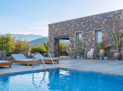 Villa Aiolos Glaros - Seafront Retreat near Agios Nikolaos