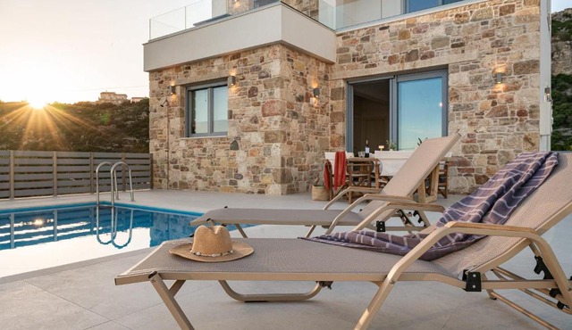 Villa Alexia - Private Pool & Panoramic Sea Views in Órmos Koumaíïkon