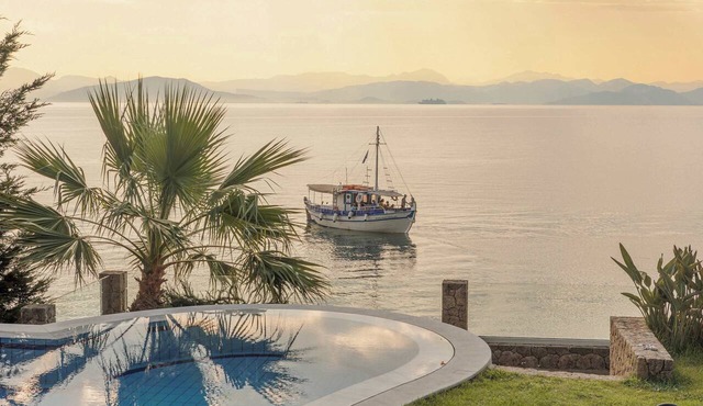 Villa Alia – Modern Comfort Direct Beach Access