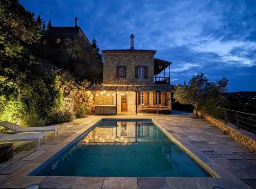 Villa Almond