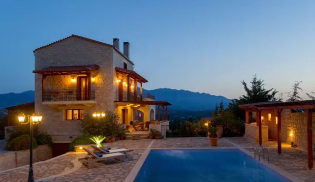 Villa Amfithea - BY APOKORONAS VILLAS