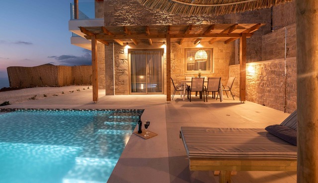Villa Aposperitis, sea view, pool, brand new, modern in Phalasarna