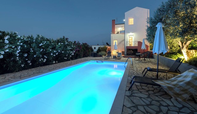 Villa Artia · Seaside Village Residence, Nafplio Riviera in Xiropigado