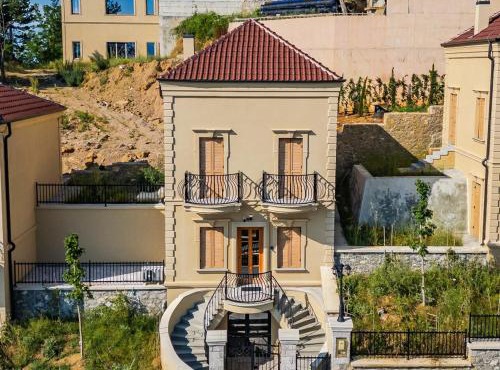 Villa Bora No7 Belvedere Korça by PikHost