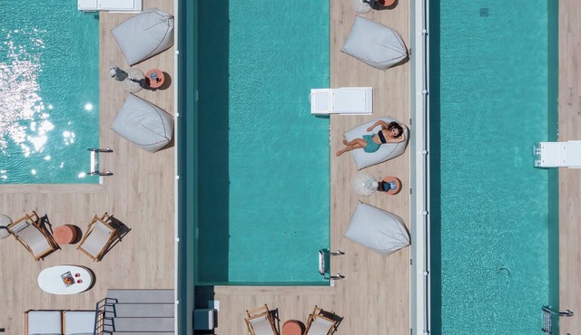 Villa Carob, Aesthete Villas