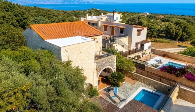 Villa Charilaos