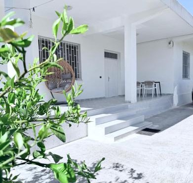 Villa Dora Vlore - Spacious Villa 3 Bedrooms 3 Baths, Private Parking, Beach 10 min