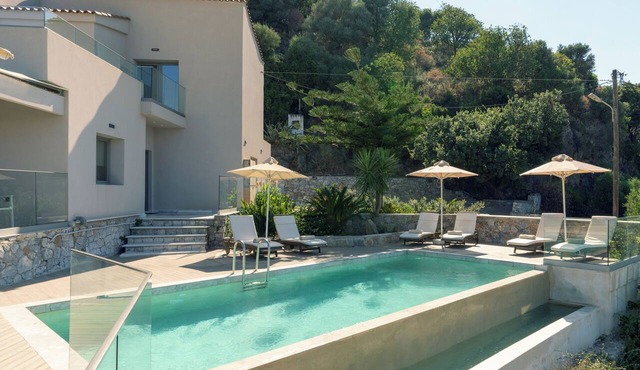 Villa Dorothea - Five Bedroom Villa, Sleeps 10 in Georgioupoli