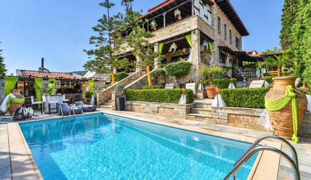 Villa Eleni - Eretria's Gem with Private Pool in Eretria