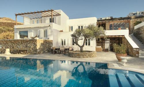 Villa Galaxy Mykonos Private Pool & Sea View in Ftelia in Elia