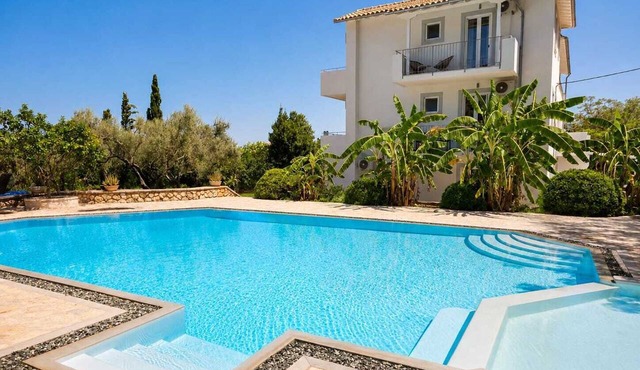 Villa Irini Ocean View 2-bedroom apartment with AC in charming Fryni in Fryni