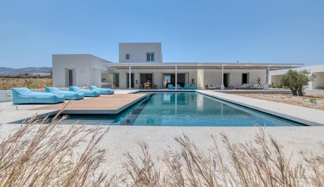 Villa Lámpsi - Spacious & modern in Isterni