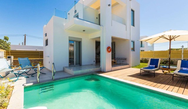 Villa Melia bythe beach Thalasses villas by Domisi in Rethymno