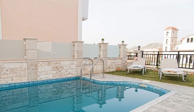Villa Peonia - 4 Bedrooms, Few Steps from the beach