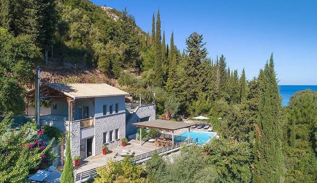 Villa Santolina - Three Bedroom Villa, Sleeps 6 in Lefkada City