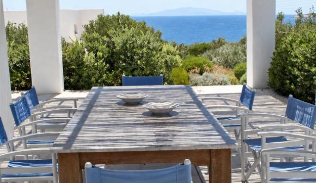 VILLA SOROS