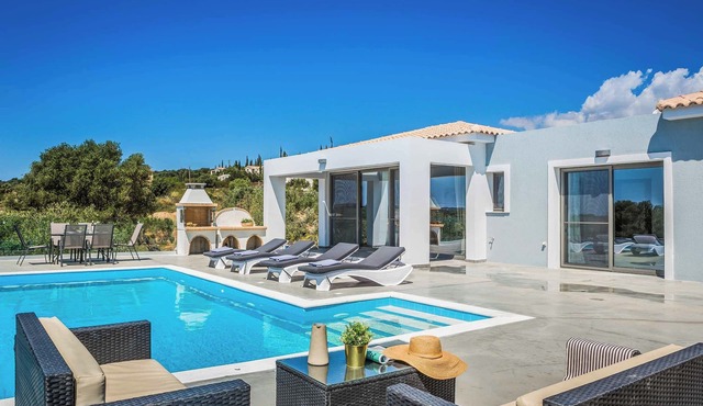 Villa Theofilos - Two Bedroom Villa, Sleeps 4 in Ionian Islands