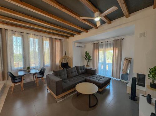 Villa Velvet Suite