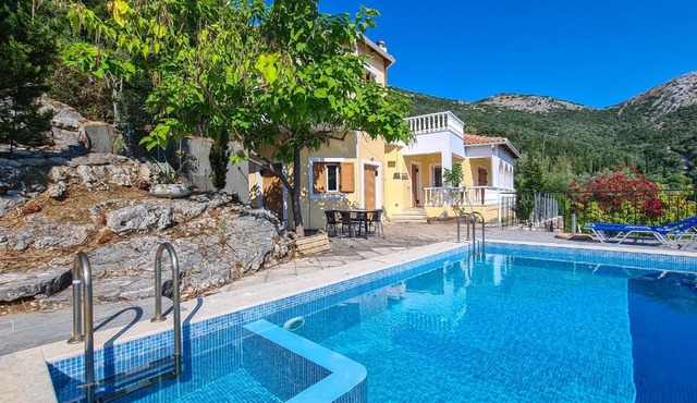 Villa Victoria - 3 Bedroom Villa With a Private Pool in Lefkada