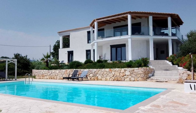 Villa VIO right on the ocean/beach with a pool—kilometers of sandy beach in Corfu