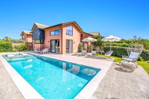 Villa Wind by Villa Plus in Lygia