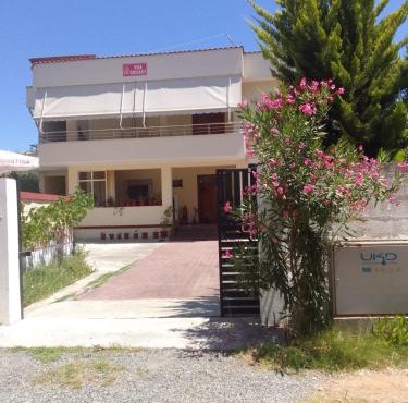 Villa Xhelalit large ensuite rooms