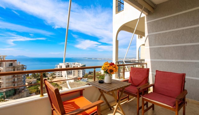 Vlora Sunset Apartment/w Balcony & Sea View, Vlore, Albania