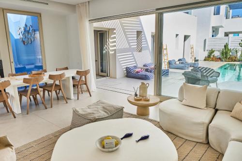 Walk to Naousa, 5BR Pool Villa,Villa Yagha