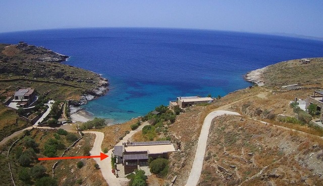 Waterfront house, super-quiet location, almost private beach