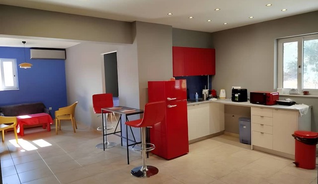 Xenia Bauhaus Rafina Apartment with Mountain View, Wi-Fi, AC. Class room Available in Rafina