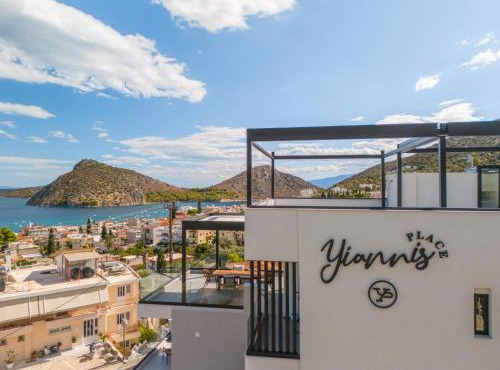 Yiannis Place in Tolo