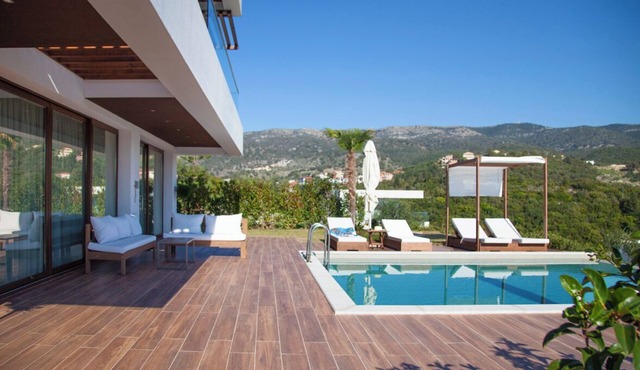 Zavia Villas-Villa Tessera with Private Pool and Sea Access