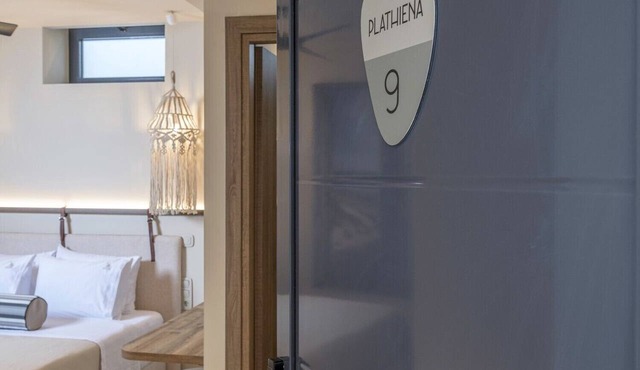 Zefyria Luxury Suites in Milos