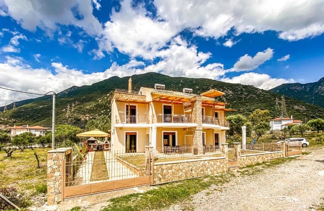 1 Bedroom Stunning Apartment In Nafpaktos in Dorida