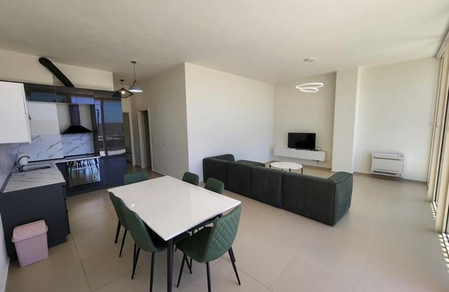 Apartment 143/1, Green Coast