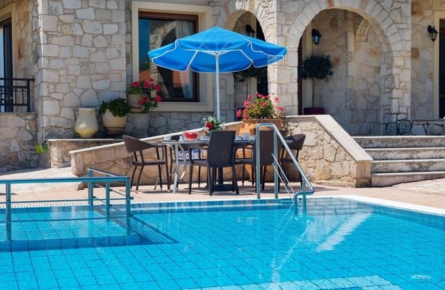 Holiday Vlacheronitissa Persons Bedrooms 