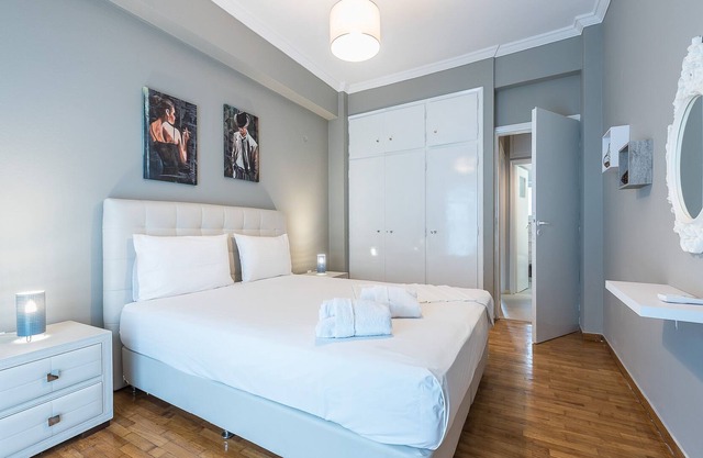 Modern City Apartment by Cloudkeys in Athens