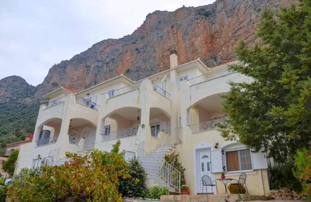 Rock Leonidio Maisonette 