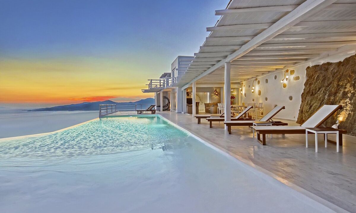 Faros Armenistis Villa | Villa Vardar - Eight Bedroom Villa, Sleeps 16