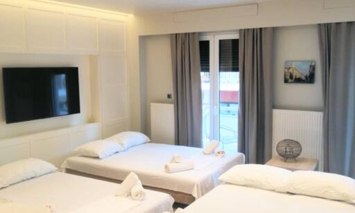 Thissio Apartment | Luxurious Apartment in Acropolis
