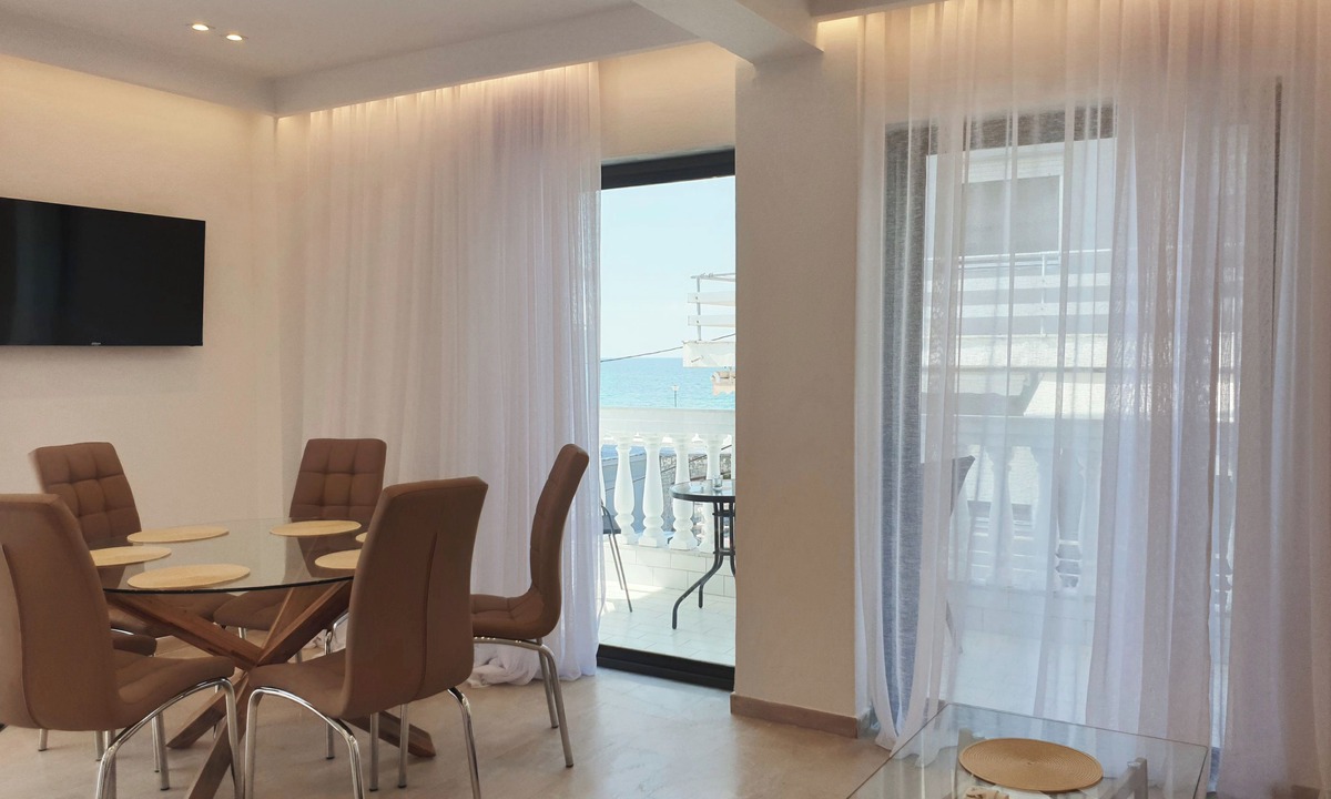 Perea House | Eantos Studios and Suites