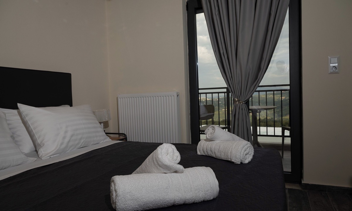 Sarkhos Villa | Olive Tree